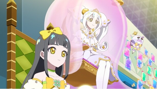 「スプリングフロートレース」にアイプリたちが大集合する『映画ひみつのアイプリ まんかいバズリウムライブ！』