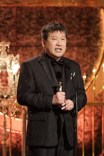 「これは泣く！」『爆弾』佐藤二朗が第49回日本アカデミー賞助演男優賞を受賞！仲間への嫉妬と感謝を激白