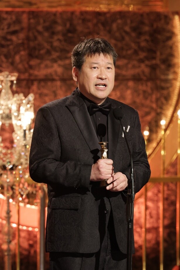 「これは泣く！」『爆弾』佐藤二朗が第49回日本アカデミー賞助演男優賞を受賞！仲間への嫉妬と感謝を激白