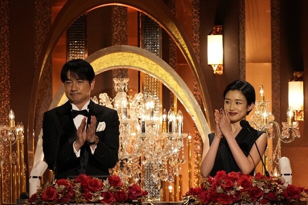 司会を務めた河合優実は、ブラックのノースリーブドレスで参戦