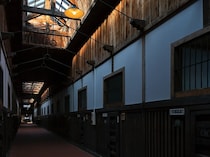 『ゴールデンカムイ』最新作の重要スポット！『網走番外地』でも有名な日本最北の刑務所、網走監獄とは？