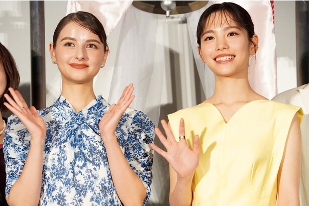 『パリに咲くエトワール』當真あみ&嵐莉菜、キャラをイメージした衣装で登場!反響に喜び「笑顔になり癒されています」