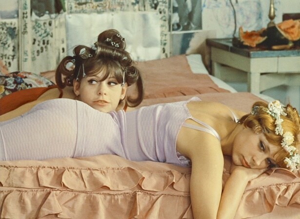 60年代女の子映画の決定版…チェコの名作『ひなぎく』に込められた“カワイイ!”と自由への想い