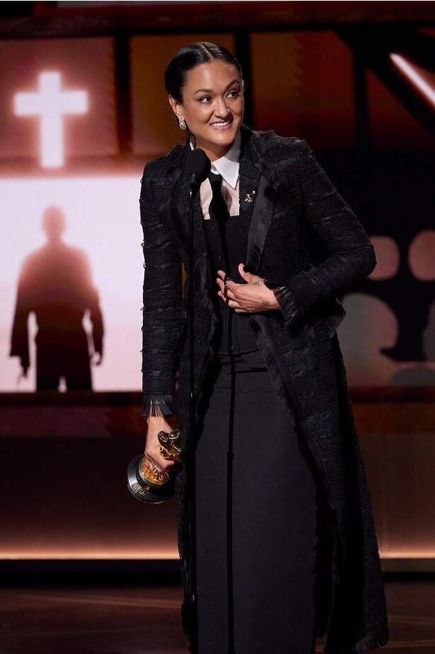 女性として初の撮影賞を受賞したオータム・デュラルド・アーカポー