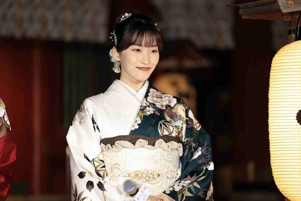 東雲花梨役の片岡凜