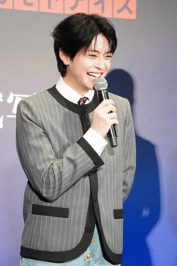 坂本の相棒、朝倉シン役の高橋文哉