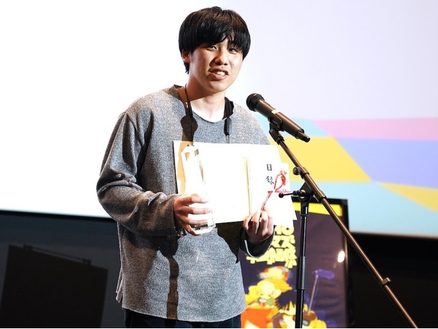 作品に携わった人々に感謝の言葉を伝えていた『ふたつでひとつ。』の鈴木監督