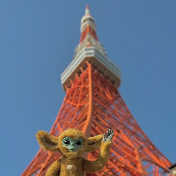 【写真を見る】東京タワーをバックに「大都会トーキョー！ここから僕の挑戦が始まる！」と気合十分のオチ