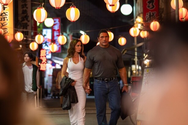 【写真を見る】1990年代後半から2000年代初頭の日本を忠実に再現！出演者から「タイムトラベルしたようだ」の声も