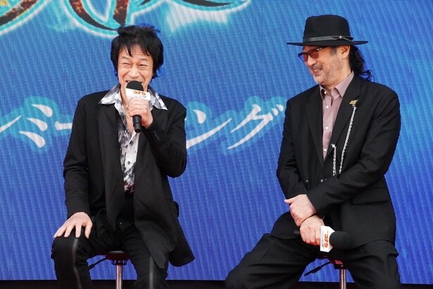 小山力也と大塚明夫も笑顔