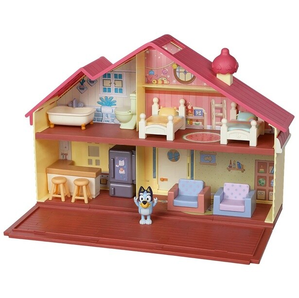 遊び終わったあとは、パーツをおうちにしまってお片づけ(「かぐがいっぱい！2かいだて！ブルーイファミリーのおうち」)