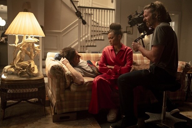 【写真を見る】ブラッドリー・クーパーが切望した豪華キャストが集結!離婚の危機の先にある、思いがけない人生とは…