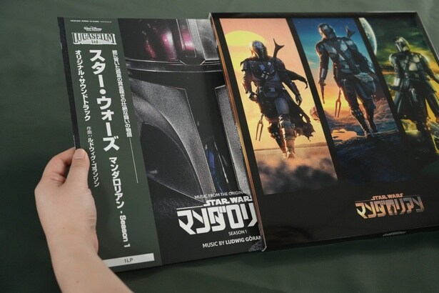 LP3枚がぴったり入るので、ファン必携！