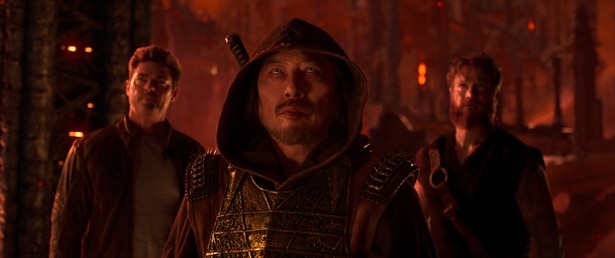 【写真を見る】ついに人間界と魔界がぶつかり合う格闘大会“モータルコンバット”が開幕する！