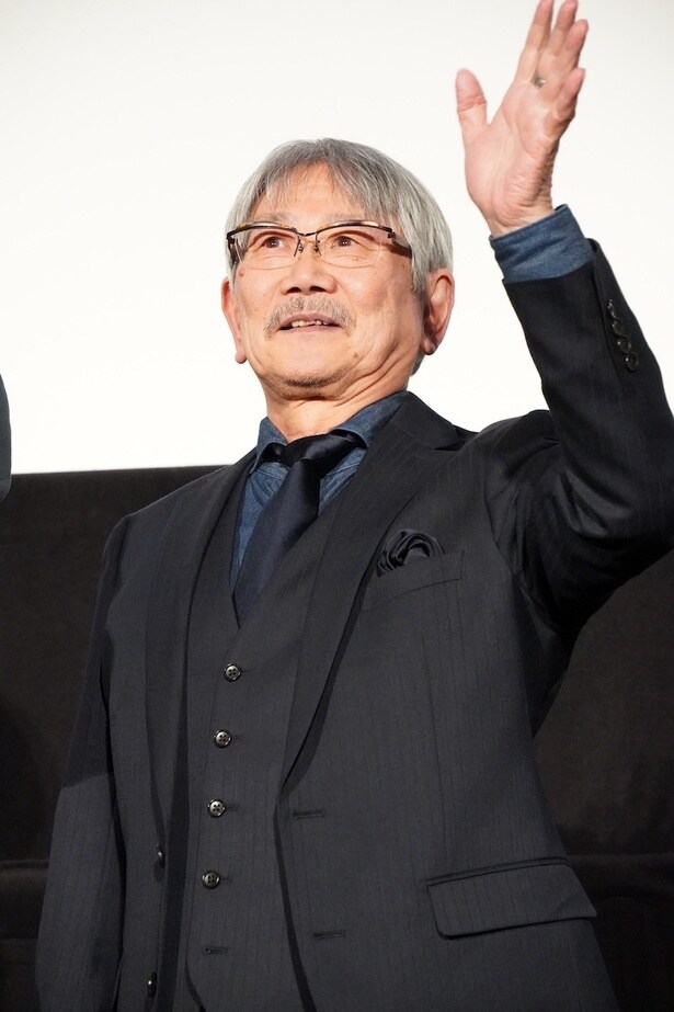 【写真を見る】千葉繁がサプライズ登場！「“千葉繁”に似ていると言われている“斯波繁男”です」とあいさつ