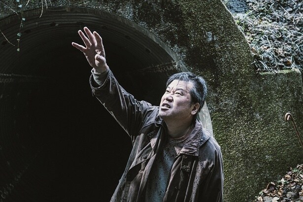 “名無し”に秘められた恐ろしい秘密とは…？『名無し』右手にまつわる不気味なルールを捉えた特別映像