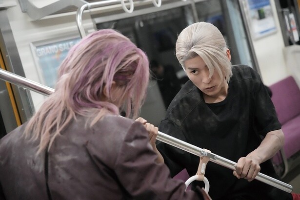 【写真を見る】目黒蓮のアクション俳優としての一面が堪能できる『SAKAMOTO DAYS』