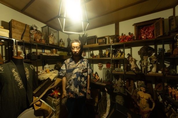 無数の呪物にまみれた田中の自宅