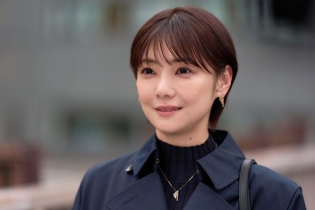 業界きっての情報通として時に味方のような動きを見せる花澤
