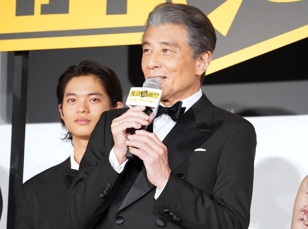 主演の舘ひろしは本作は『免許がない!』(94)へのオマージュと紹介していた。