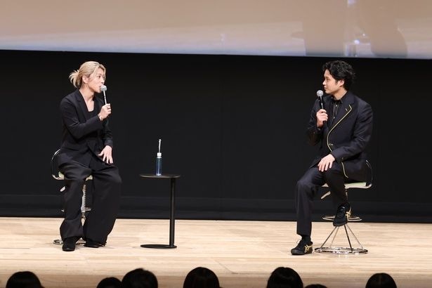 【写真を見る】しずおか映画祭スペシャルトークステージにW主演の磯村と末澤がサプライズ登壇した
