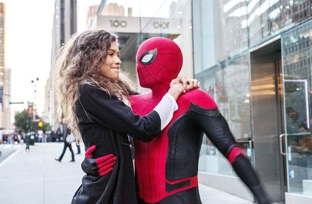 MJとついに恋人の関係に(『スパイダーマン：ファー・フロム・ホーム』)