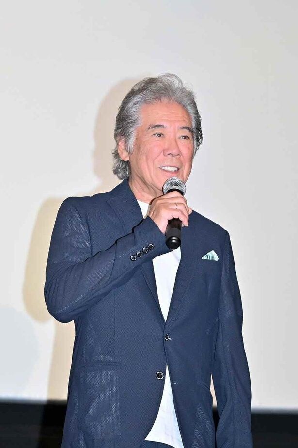 村川善明役の西岡德馬