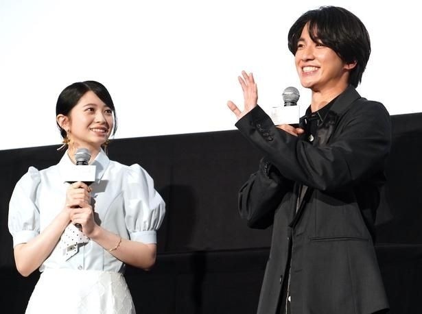 【写真を見る】『モブ子の恋』公開直前イベントで桜田ひよりが木戸大聖に無茶ぶり!?