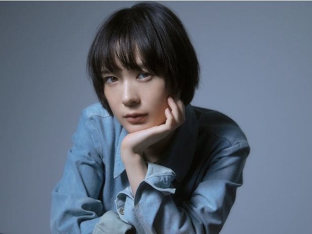 賀来とデイヴ監督に会った時点ですでに出演を決めていたと語る穂志