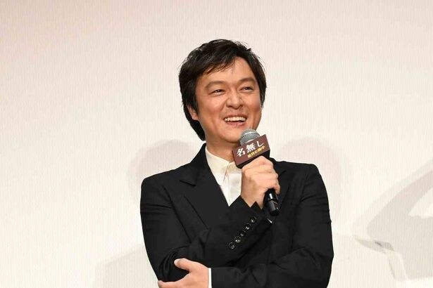 【写真を見る】山田太郎の名付け親となる巡査、照夫役を演じた丸山隆平