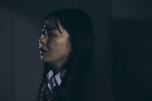 「映像の演出家」だと語る下津監督は、演技だけでなく画面全体での“魅せ方”にこだわっている