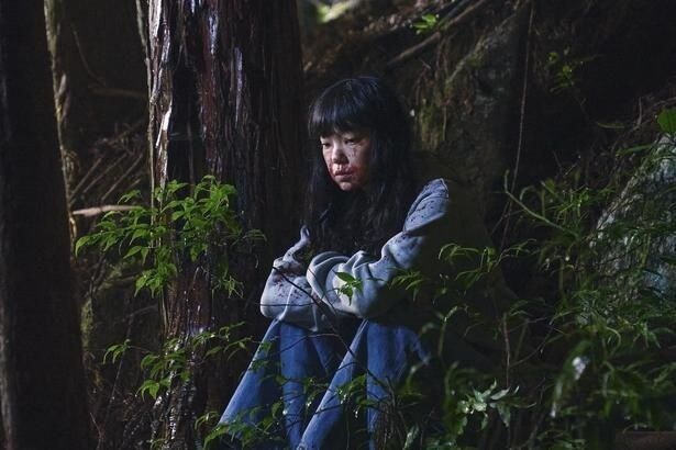 下津優太監督が自作短編を長編化した商業デビュー作『みなに幸あれ』は、ローリング・ストーンの「THE 20 BEST MOVIES of 2025」にランクインした