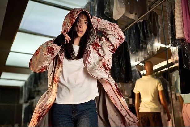 カンヌ大熱狂！『新感染 ファイナル・エクスプレス』のヨン・サンホが描く、進化したゾンビ映画『群体』をレビュー