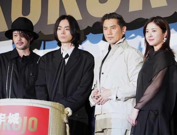 本木雅弘、映画『黒牢城』での長回しを振り返り「恐ろしい緊張」と苦笑い!菅田将暉を「ものすごく静かな威嚇感がある」と印象を明かす