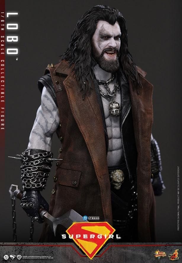 マッチョなボディもそっくりそのまま(「【ムービー・マスターピース】『スーパーガール』1/6スケールフィギュア ロボ」)
