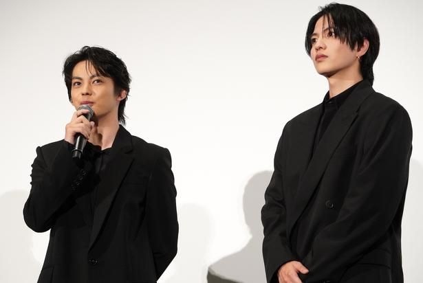 蒙恬(もうてん)役の志尊淳と、王賁(おうほん)役の神尾楓珠
