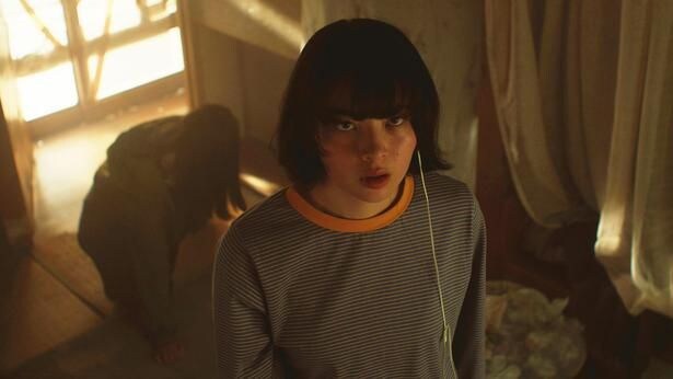 【写真を見る】『インビジブルハーフ』でミックスルーツを持つ主人公エレナを演じたのは映画監督、俳優、モデルとしてグローバルに活躍するシエラ璃砂