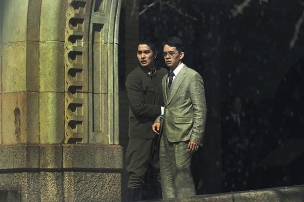 戦争を止めたい避戦派と、開戦へ突き進む軍上層部との駆け引きが展開