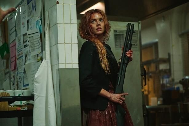 エージェント・スミスを叔父に持つ血まみれ絶叫クイーン!現役最強の“ジャンル映画美女”はサマラ・ウィーヴィングだ