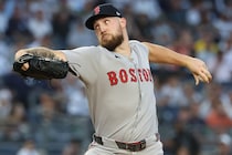 吉田が逆転タイムリー、クローシェイはプレーオフ初先発で２ケタ奪三振……ワイルドカード・シリーズ最大の注目カード第１戦はレッドソックスがヤンキースを下す