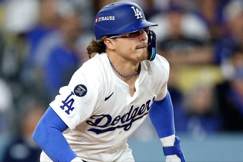 「10月に際立つ集中力」ド軍、編成本部長が絶大な信頼を寄せるK・ヘルナンデス、背中の張りで交代も「明日は必ず出場する」