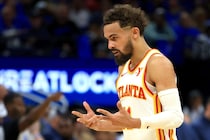 「お前が夜通し飲んでもチームになんの影響もない」ベバリーに口撃されたヤングを擁護すべく、アリナスが“追撃”＜DUNKSHOOT＞