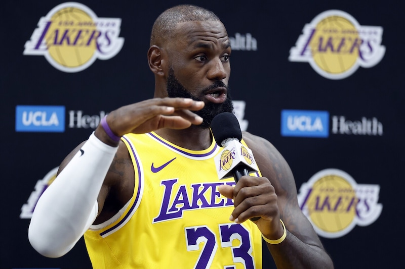 「彼がどこか他の地に行くとは思えない」レイカーズOBがレブロンの“キャリア終着点”を予想<DUNKSHOOT>