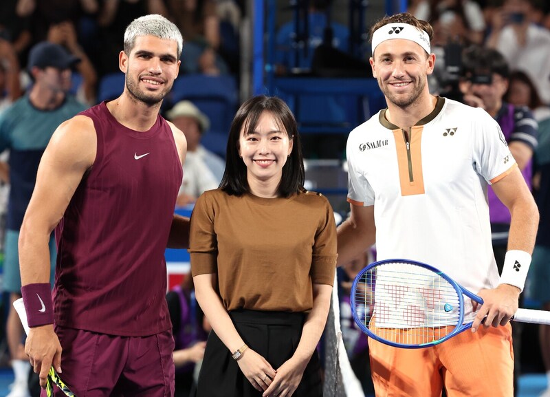 「早とちりすみません」石川佳純がテニス会場での“しくじり”を謝罪　焦る姿に会場は大爆笑「ドリフのようなズッコケ」「お茶目なかすみん」