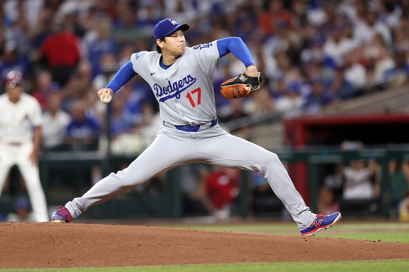 大谷翔平が“二刀流”で刻んだPS史上初快挙、安打を放てば107年ぶりの偉業　完全アウェーの雰囲気で白星なるか