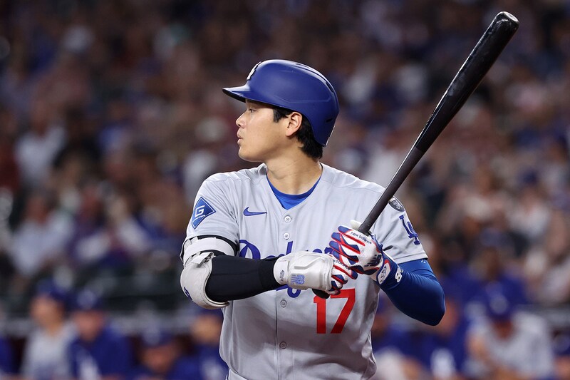 「淡白すぎる」「あかん」いきなり“三球三振”で衝撃の幕開け。ドジャース大谷翔平のフィリーズ戦初打席に辛辣な反応も