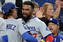 テオヘル、汚名返上の起死回生弾！ 終盤７回に逆転の３ランホームラン ２回に拙守で先制の三塁打を許すも名誉挽回の一発