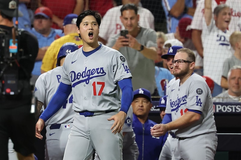 ドジャース、終盤の逆転劇でNLDS初戦を制す! 大谷翔平が勝利投手、新クローザー佐々木朗希が初セーブ! T・ヘルナンデスが逆転弾