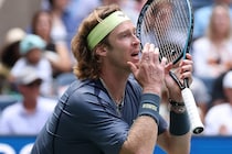 西岡良仁に逆転負けを喫したルブレフ。アジアシリーズ３大会連続の初戦敗退で「自分のレベルが頭打ち」と苦悩を吐露＜SMASH＞