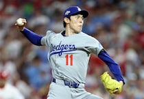 佐々木朗希、闘魂込めた“11球”　すべて100マイル超え、感情露わにしたメジャー初セーブにLA記者は「ドジャースのクローザーだ」と断言